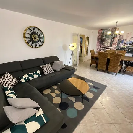 Renovee Avec Piscine, Proche Mer Et Commerces, Grand Jardin, Bbq/plancha, Parking Multiple, 10 Pers. - Fr-1-800-2 Vila