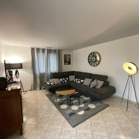 Renovee Avec Piscine, Proche Mer Et Commerces, Grand Jardin, Bbq/plancha, Parking Multiple, 10 Pers. - Fr-1-800-2